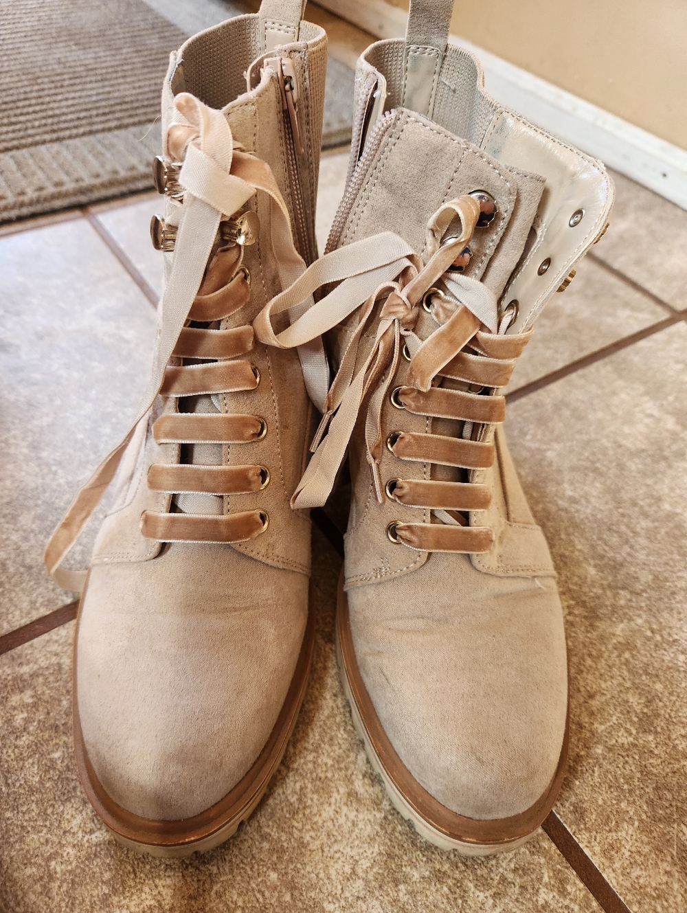Crown Vintagae  Lace-Up Zipper Boots in Taupe